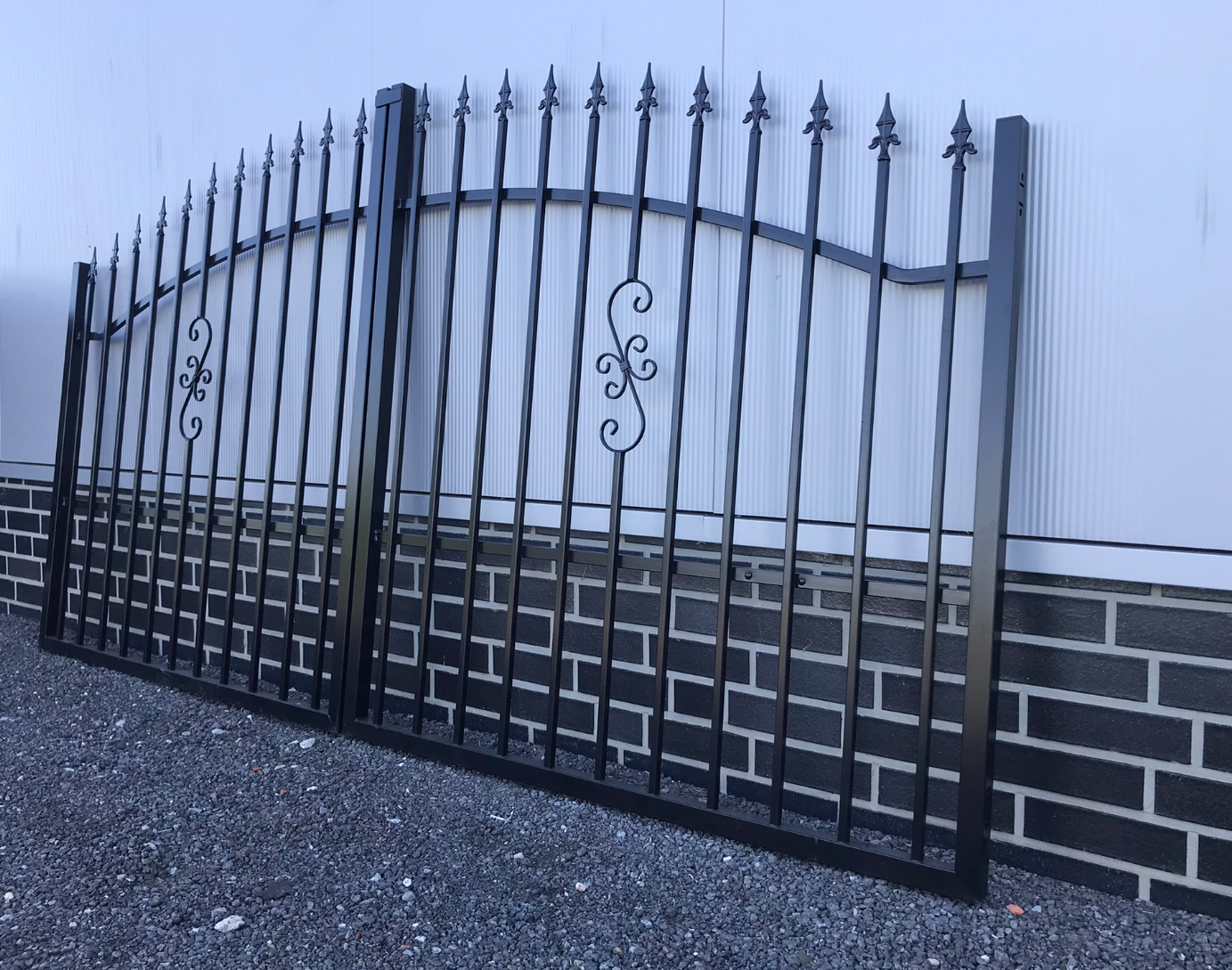 Fertigtoranlage "Palermo" inkl. Eingangstor, Pfosten und Zubehör