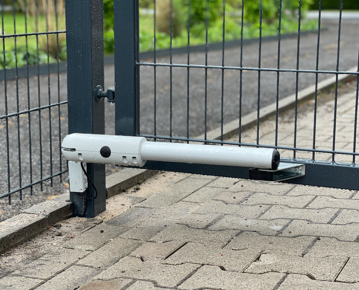 Doppelflügeltor "DS6" inkl. Pfosten, E-Antrieb & Zubehör