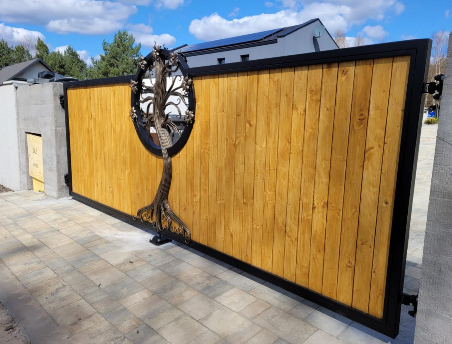 Schmiedetoranlage "Flora" 700x180cm mit Holzfüllung