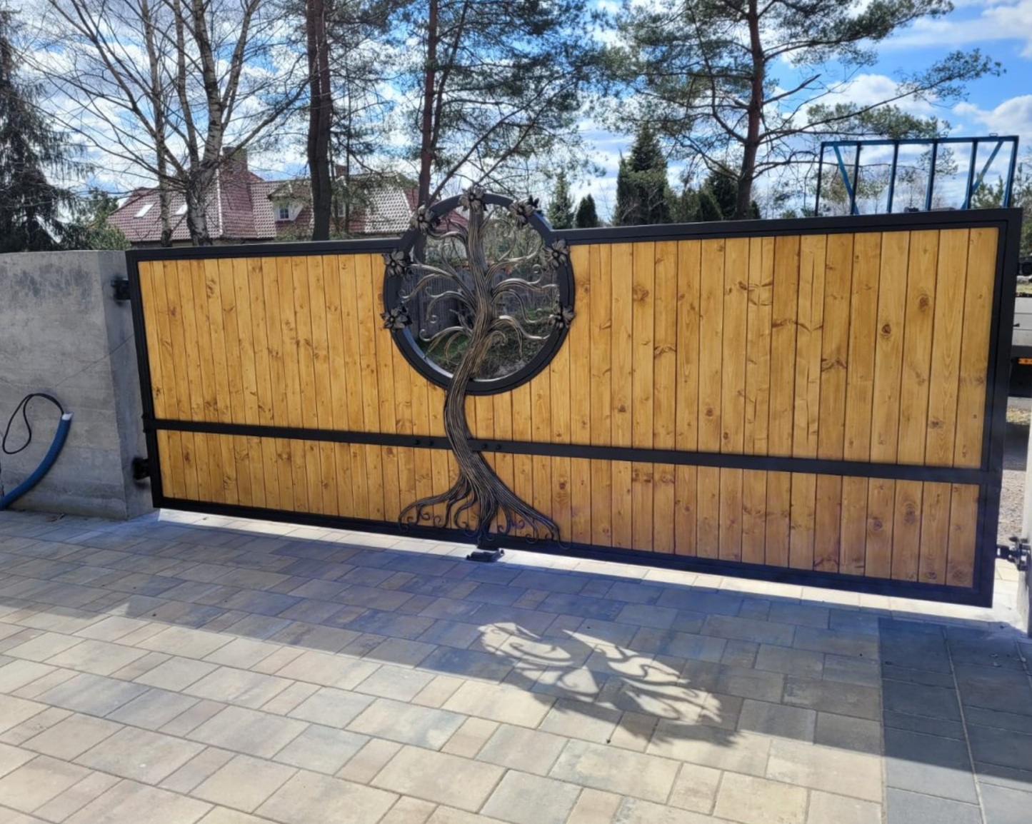 Schmiedetoranlage "Flora" 700x180cm mit Holzfüllung