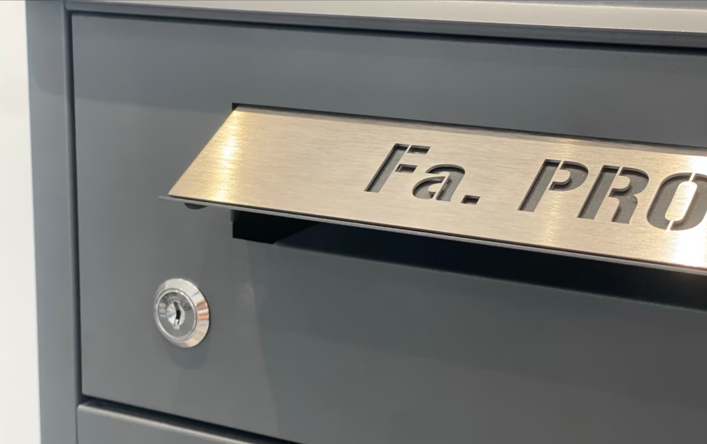 Briefkasten & Paketbox Bispo 2 rostfrei Edelstahlgriffe