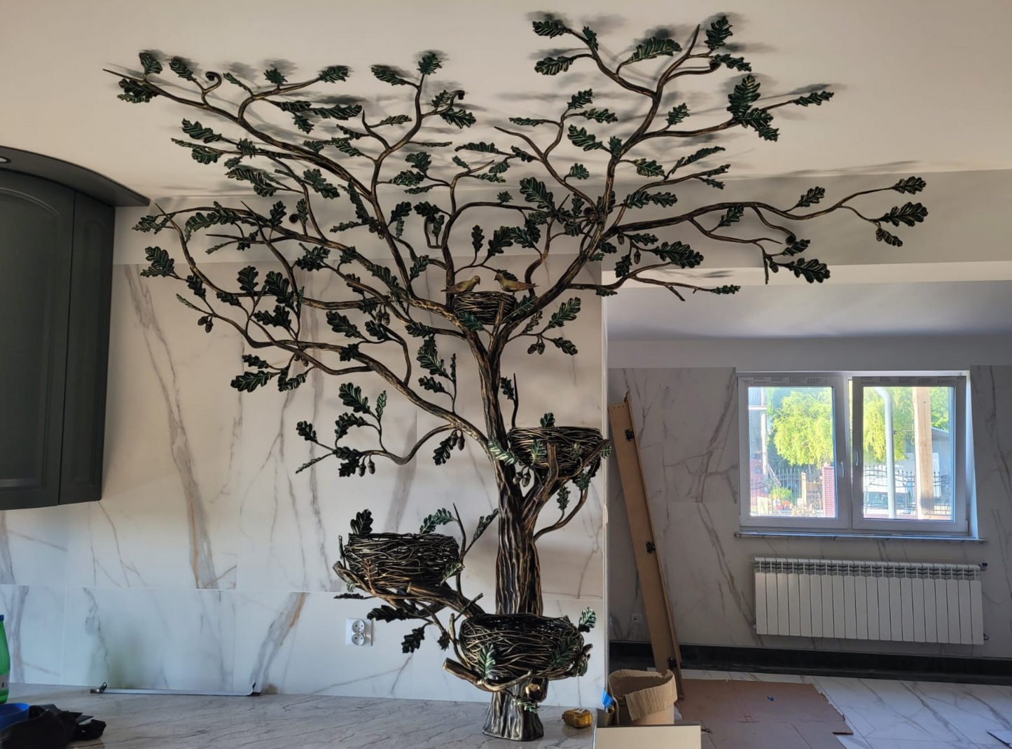 Schmiedeeiserner Eichen-Baum mit Nestern