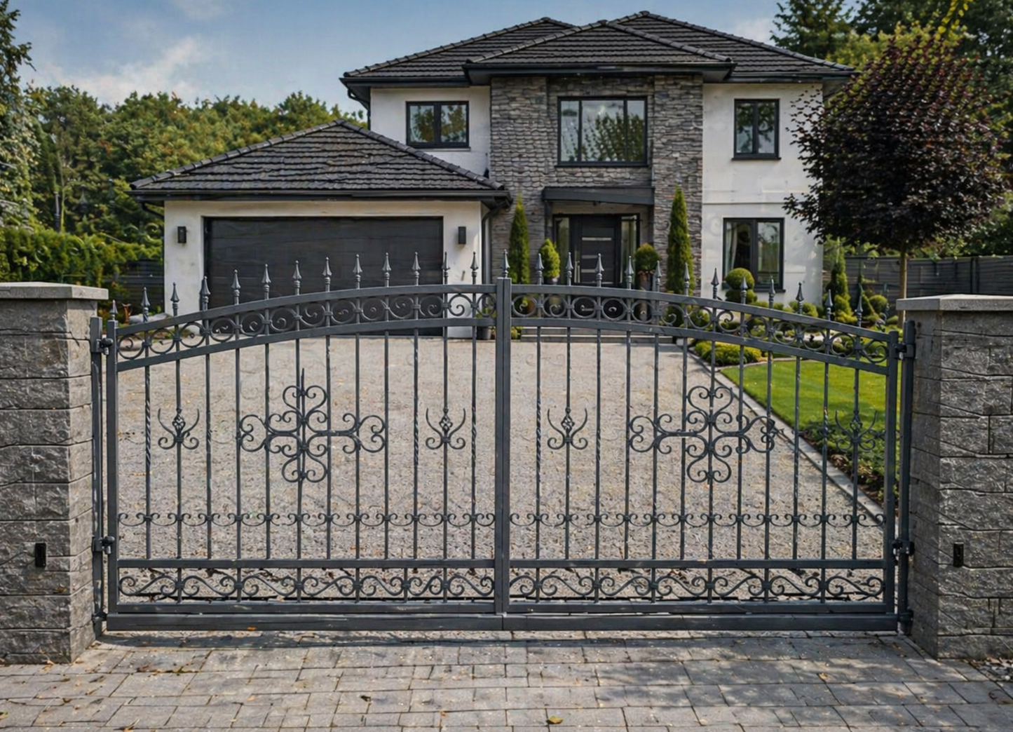 Doppelflügel Schmiedetor "Bremen" inkl. Pforte, 3 Pfosten & Zubehör